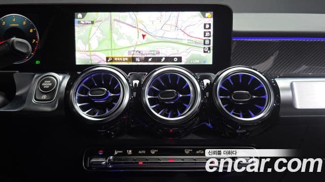 Mercedes-Benz GLB-Class 2023 — Фото 13/20