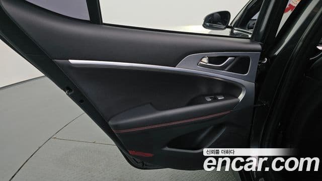 Genesis G70 2018 — Photo 25/33