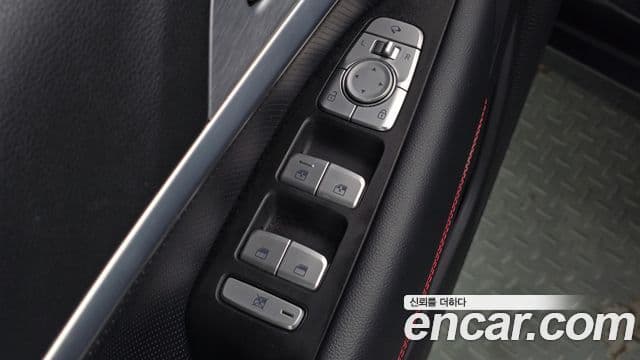 Genesis G70 2018 — Photo 30/33