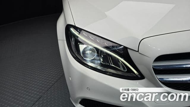 Mercedes-Benz C-Class 2018 — Şəkil 3/34