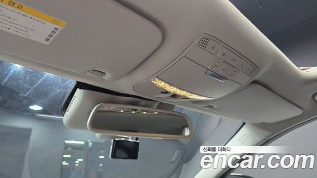 Mercedes-Benz C-Class 2018 — Şəkil 13/34