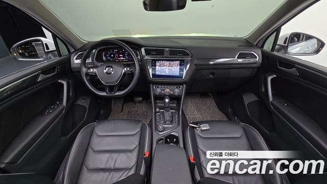 Volkswagen Tiguan 2020 — Photo 30/35