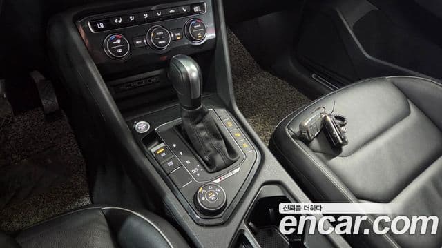 Volkswagen Tiguan 2020 — Photo 24/35