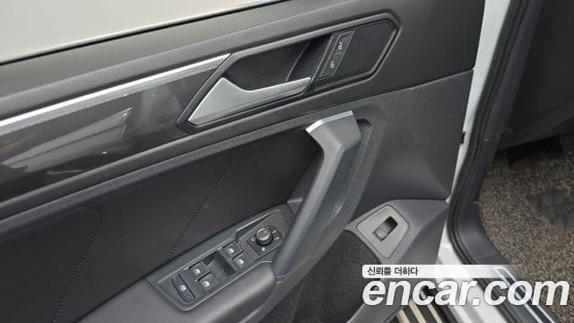 Volkswagen Tiguan 2020 — Photo 15/35