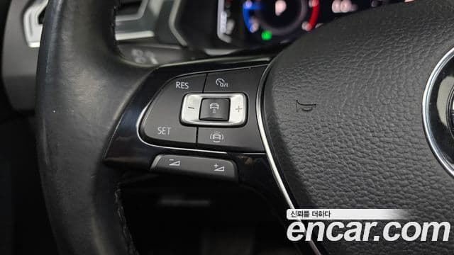 Volkswagen Tiguan 2020 — Photo 14/35