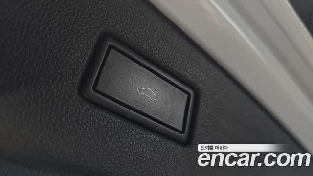 Volkswagen Tiguan 2020 — Photo 5/35