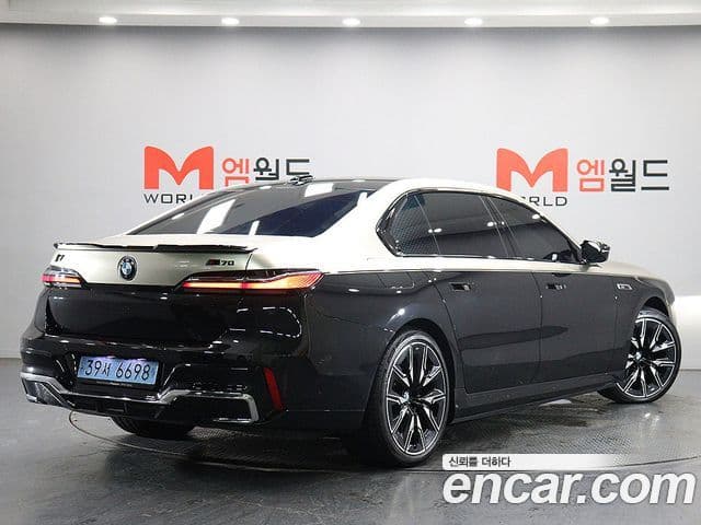 BMW i7 2023 — Photo 14/20