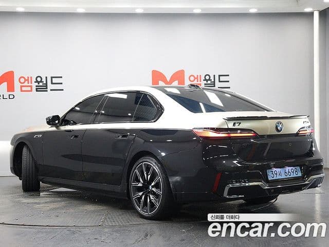 BMW i7 2023 — Photo 4/20