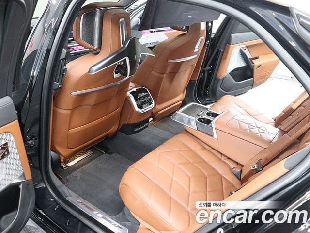 BMW i7 2023 — Photo 12/20