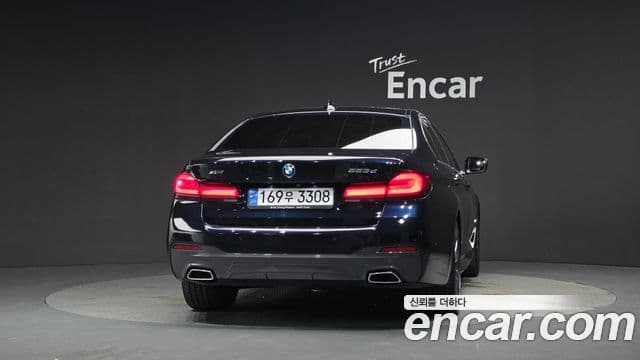 BMW 5 Series 2022 — Şəkil 12/20