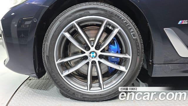 BMW 5 Series 2022 — Şəkil 18/20
