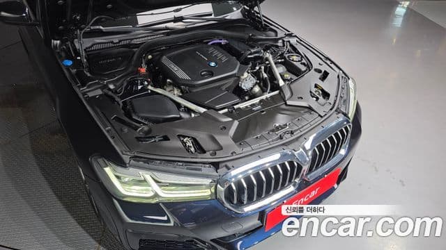 BMW 5 Series 2022 — Şəkil 19/20