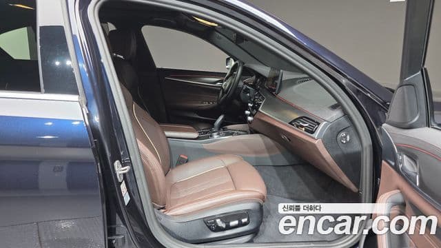 BMW 5 Series 2022 — Şəkil 16/20