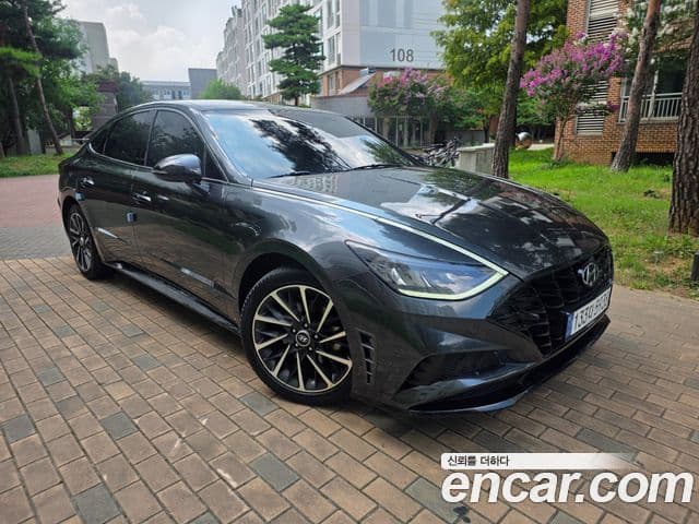 Hyundai Sonata Hybrid 2022 — Photo 16/19