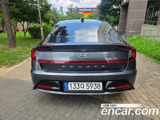 Hyundai Sonata Hybrid 2022 — Photo 10/19