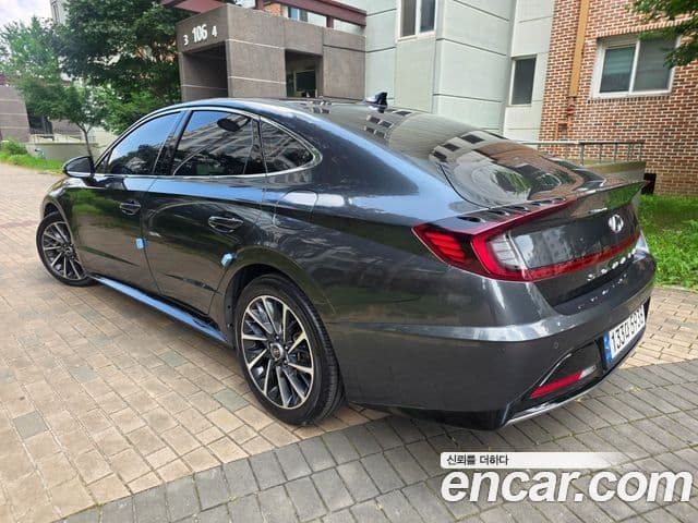Hyundai Sonata Hybrid 2022 — Photo 19/19
