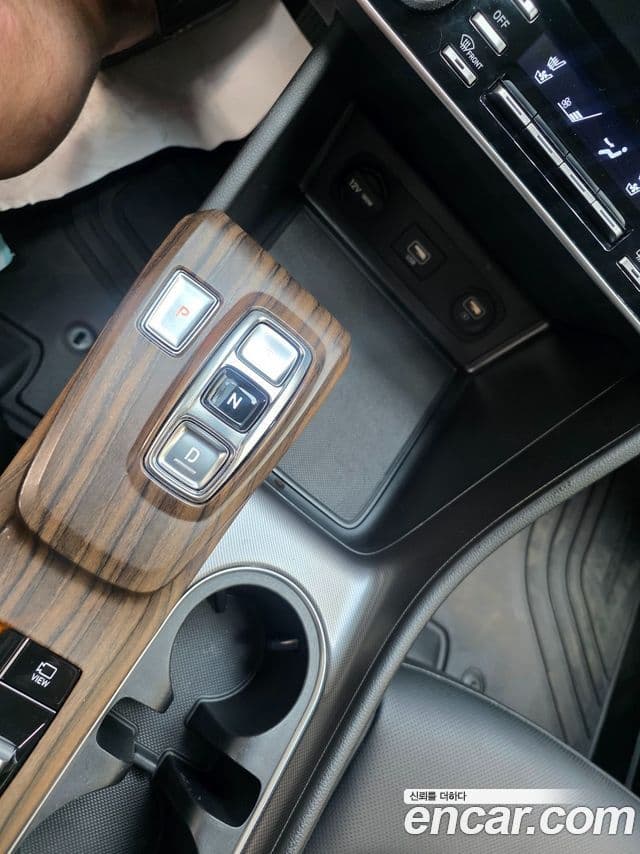 Hyundai Sonata Hybrid 2022 — Photo 11/19