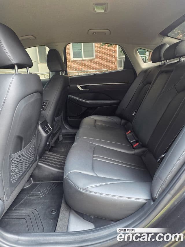 Hyundai Sonata Hybrid 2022 — Photo 9/19