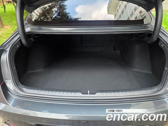 Hyundai Sonata Hybrid 2022 — Photo 17/19