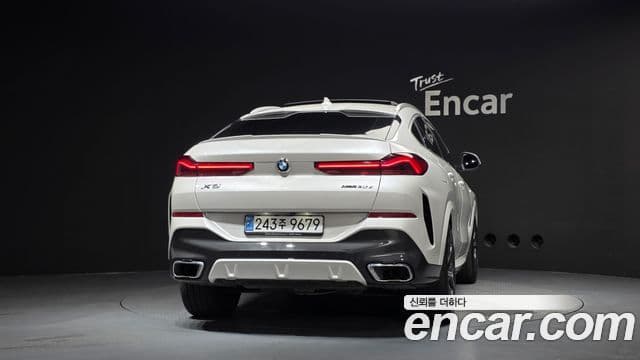 BMW X6 2022 — Photo 2/20