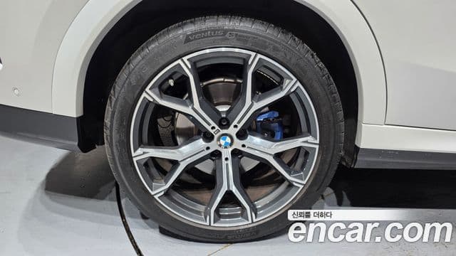 BMW X6 2022 — Photo 17/20