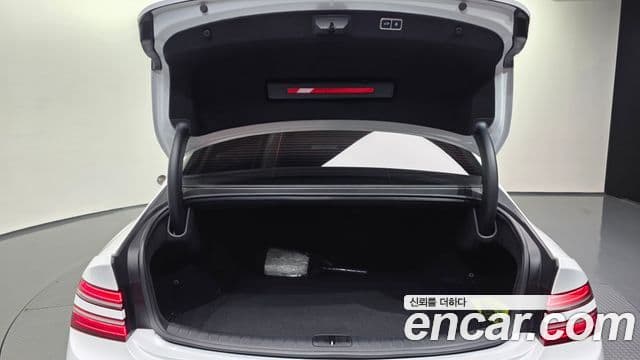Genesis G80 2023 — Şəkil 20/38