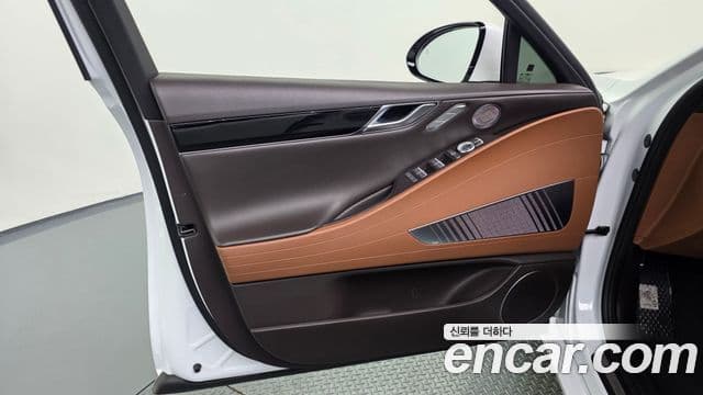 Genesis G80 2023 — Şəkil 30/38