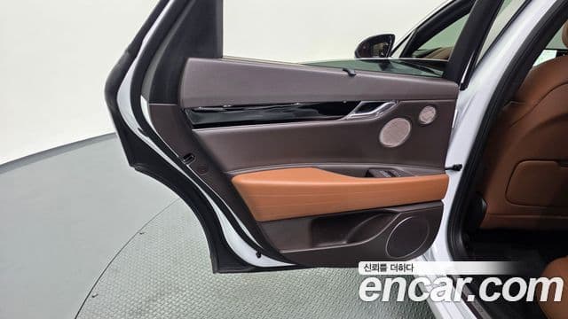 Genesis G80 2023 — Şəkil 14/38