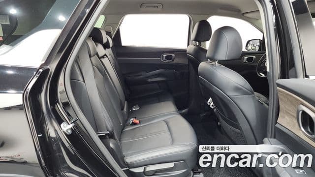 Kia Sorento 2022 — Фото 11/20