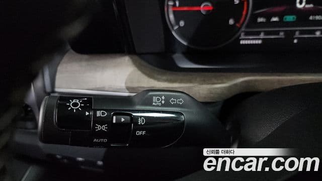 Kia Sorento 2022 — Şəkil 17/31