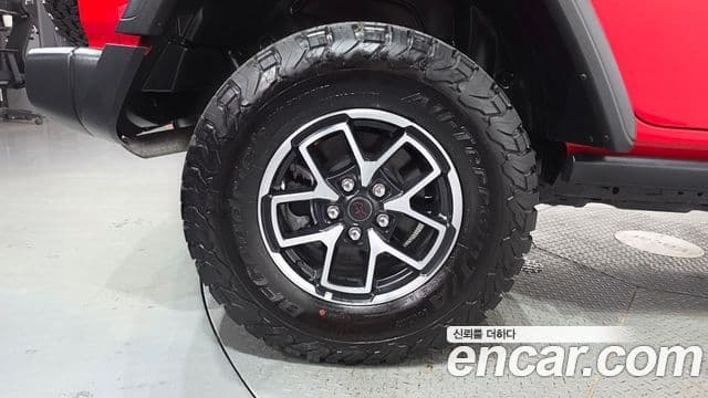 Jeep Wrangler 2024 — ფოტო 14/33
