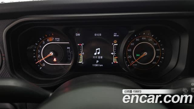 Jeep Wrangler 2024 — ფოტო 18/33