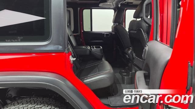 Jeep Wrangler 2024 — ფოტო 2/33