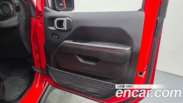 Jeep Wrangler 2024 — ფოტო 11/33