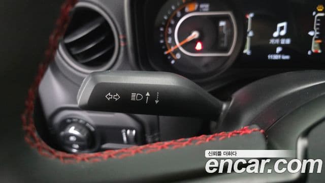 Jeep Wrangler 2024 — ფოტო 17/33