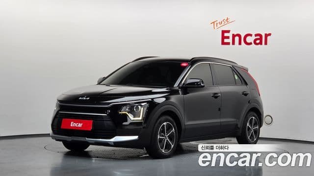 Kia Niro 2022 — Фото 1/20