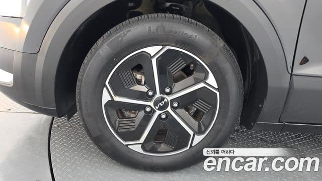 Kia Niro 2022 — Фото 5/20