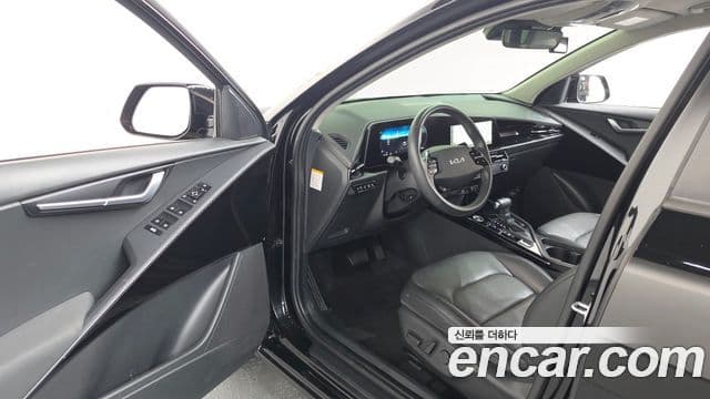 Kia Niro 2022 — Фото 10/20