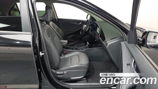 Kia Niro 2022 — Photo 25/33