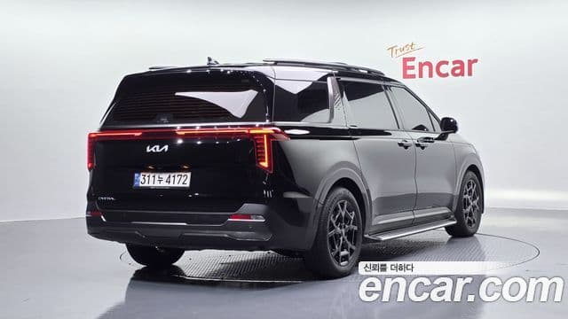 Kia Carnival 2023 — Фото 2/20