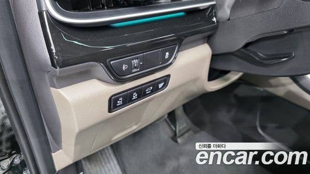 Kia Carnival 2023 — Фото 17/20