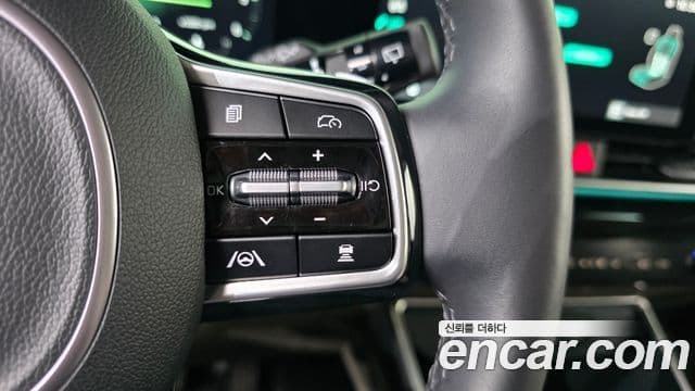 Kia Carnival 2023 — Фото 18/20
