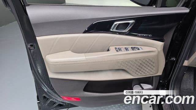 Kia Carnival 2023 — Photo 33/38