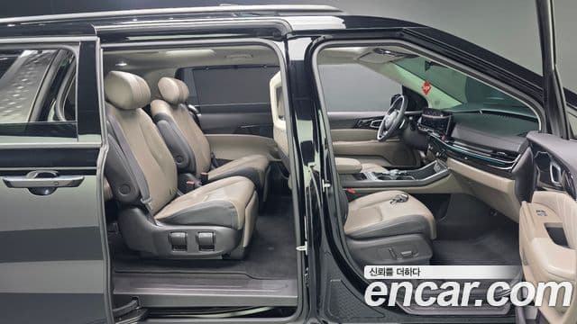 Kia Carnival 2023 — Photo 24/38