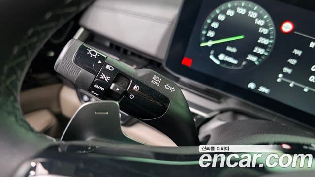 Kia Carnival 2023 — Photo 25/38