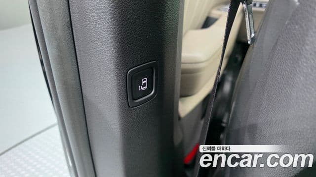 Kia Carnival 2023 — Photo 26/38