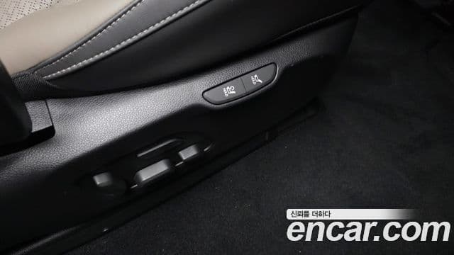 Kia Carnival 2023 — Photo 31/38