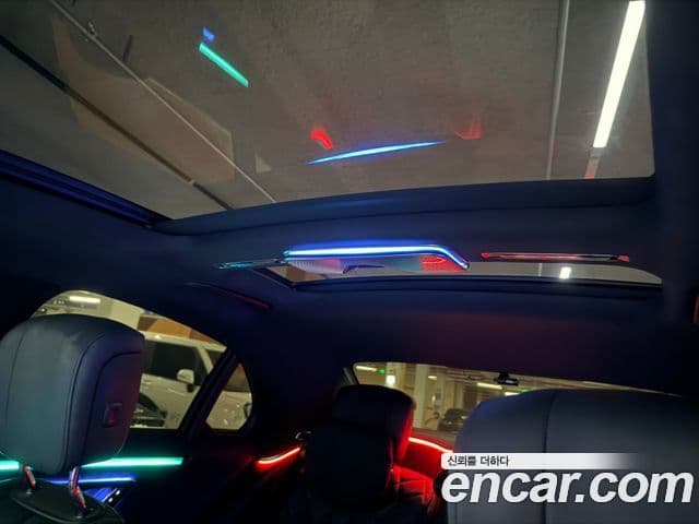 Mercedes-Benz S-Class 2022 — Photo 7/11
