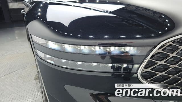 Genesis G90 2022 — ფოტო 9/38