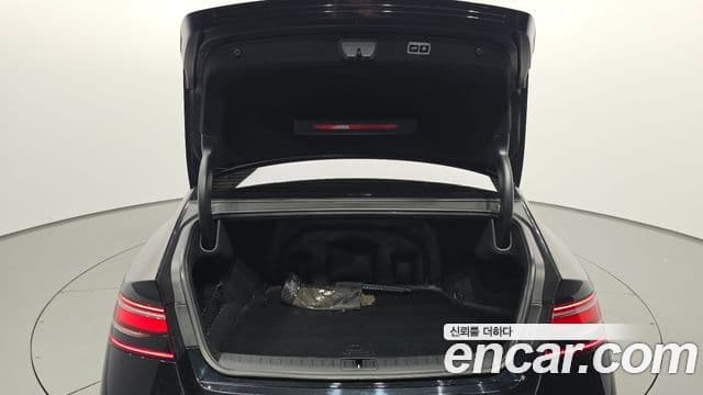 Genesis G90 2022 — ფოტო 34/38